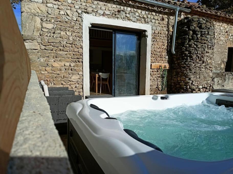 Gite De Charme Avec Jacuzzi Face Au Mont Ventoux Crestet Kültér fotó